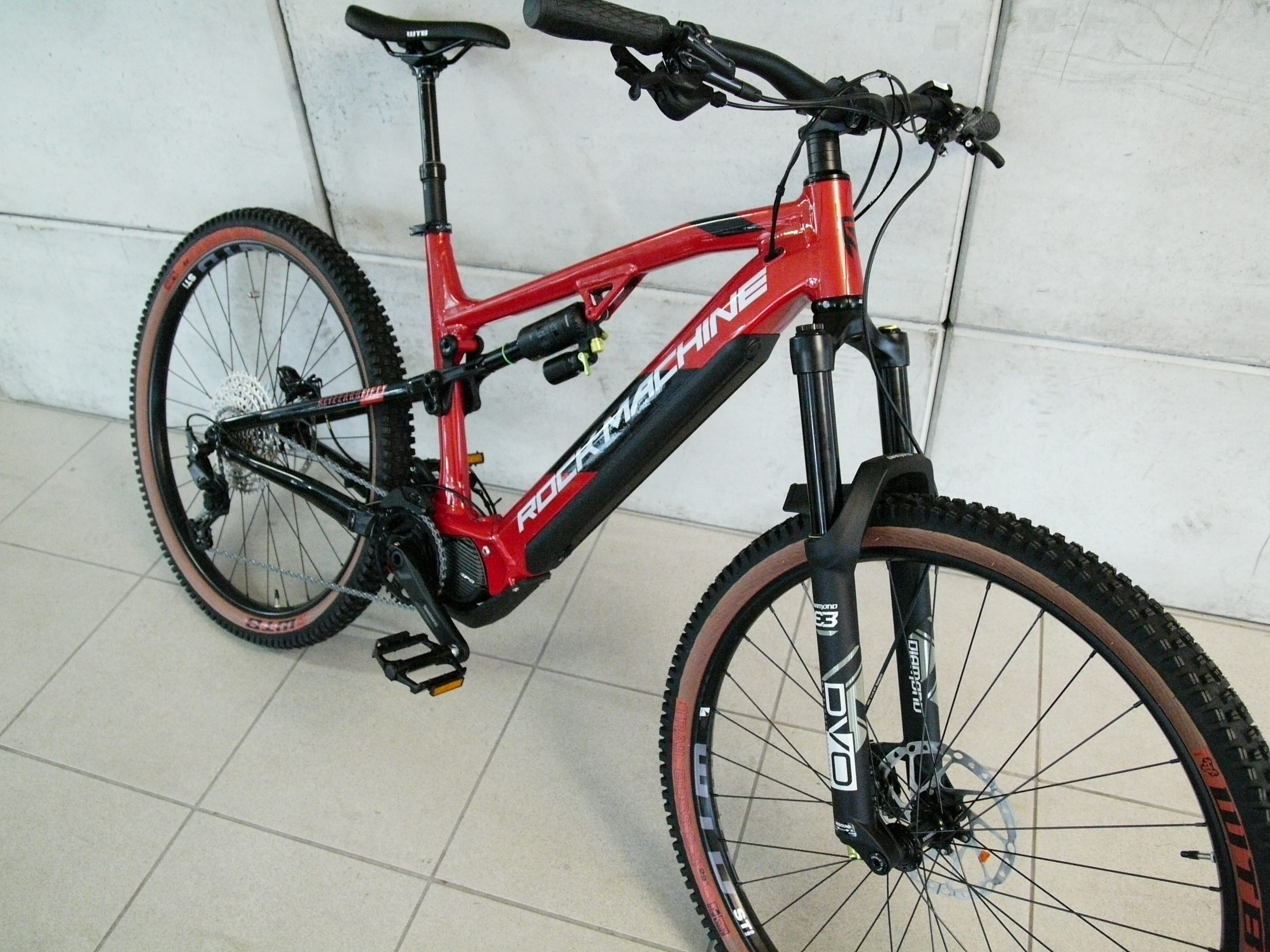 E-MTB Fully Shimano EP8 85 Nm Antrieb NEW 2022